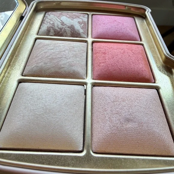 Hourglass Floral Deer Compact & Matching Double-Ended Brush - Pink, Coral, Gold - Picture 4 of 9